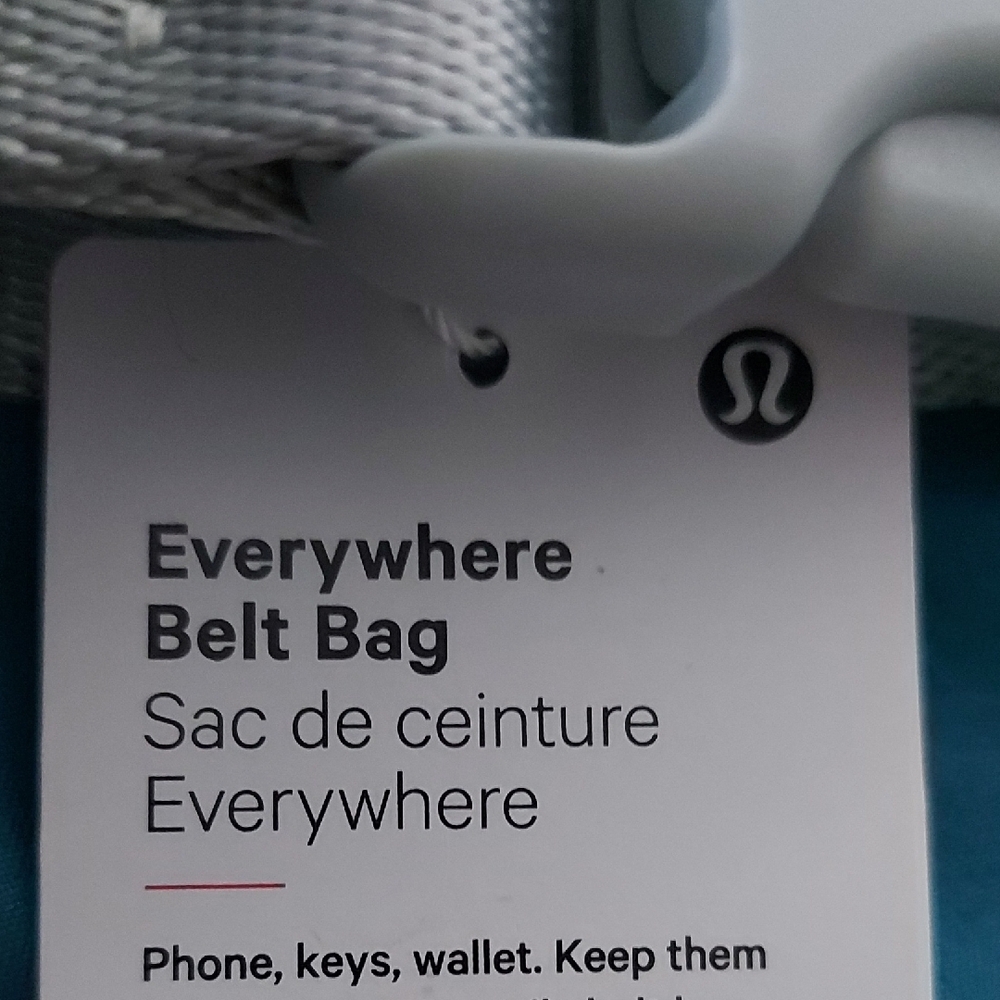 Lululemon Everywhere Belt Bag - Picture 3 of 9